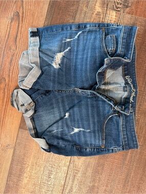 Universal Thread Men's Distressed Blue Denim Shorts